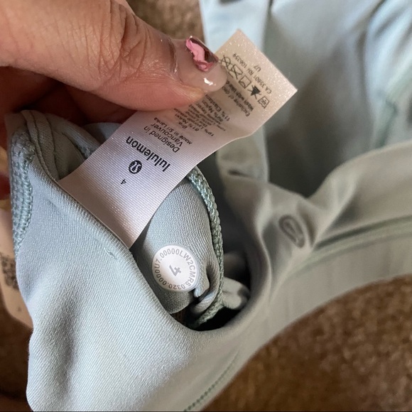 SOLD NWT Lululemon Arise Bra *Light Support, C/D Cup Hazy Jade Size 4 - Picture 3 of 7